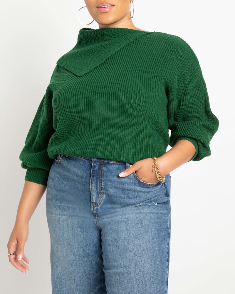 Front of a model wearing a size 14/16 Izara Pointed Collar Sweater in Eden by ELOQUII. | dia_product_style_image_id:242121